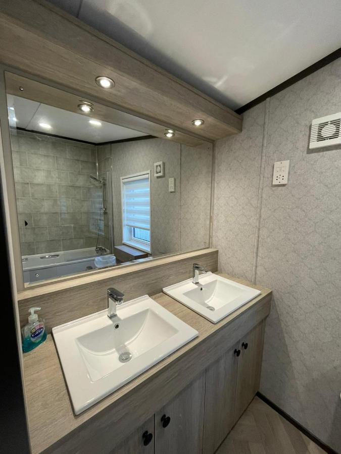 Brackencroft Lodge With Hot Tub York Dış mekan fotoğraf