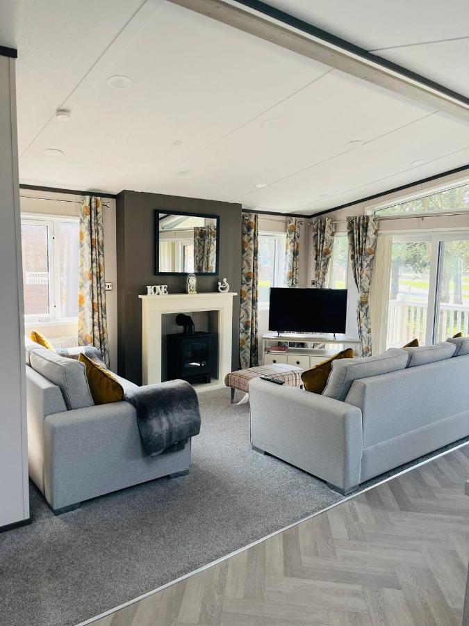 Brackencroft Lodge With Hot Tub York Dış mekan fotoğraf