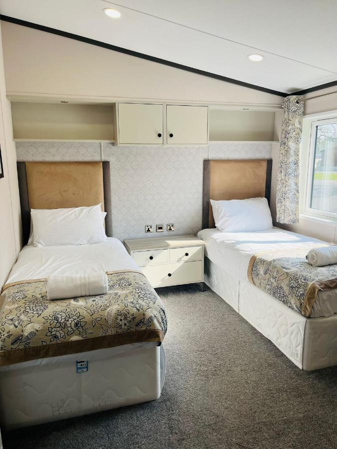 Brackencroft Lodge With Hot Tub York Dış mekan fotoğraf
